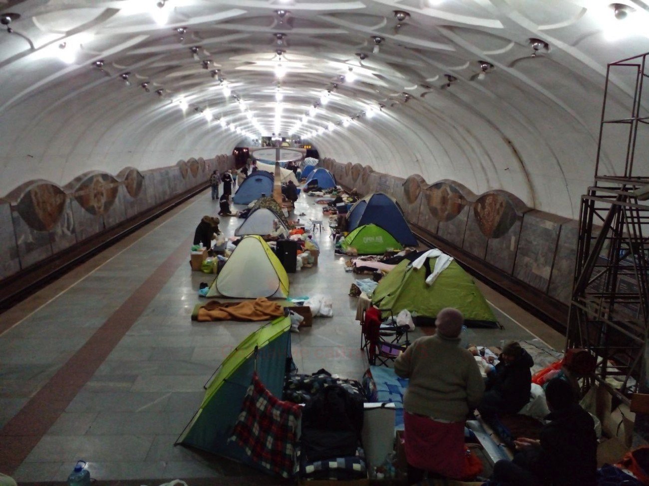 Життя людей в метро, Харків навесні