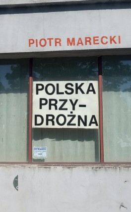 Piotr Marecki, „Polska przydrożna”. Czarne, 200 stron, w księgarniach od kwietnia 2020