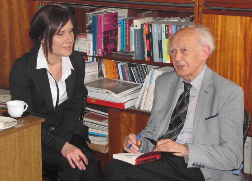 Marta Mizuro i Zygmunt Bauman w redakcji Odry, 2013