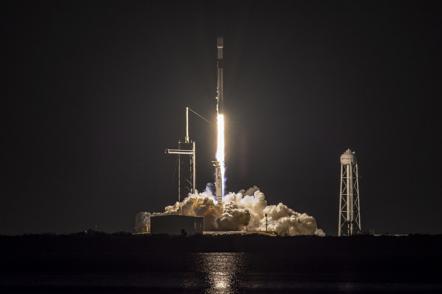 Start rakiety programu Starlink, marzec 2021 / fot. SpaceX, CC BY-NC 2.0