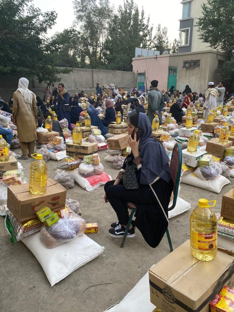 Nilofar Ayoubi organizuje zbiórkę żywności dla potrzebujących