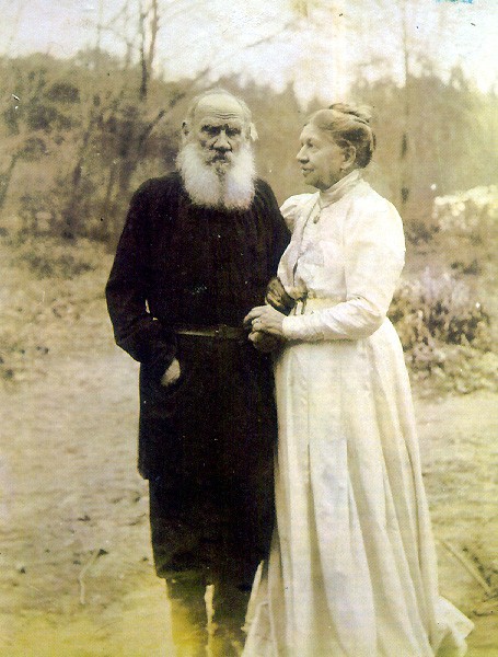 Lew Tołstoj z żoną, Sofią Andriejewną w 1910 roku