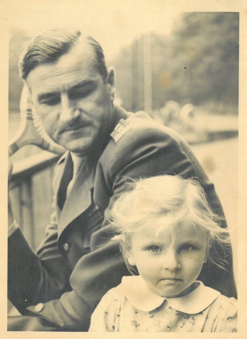 Z tatą, Berlin 1947