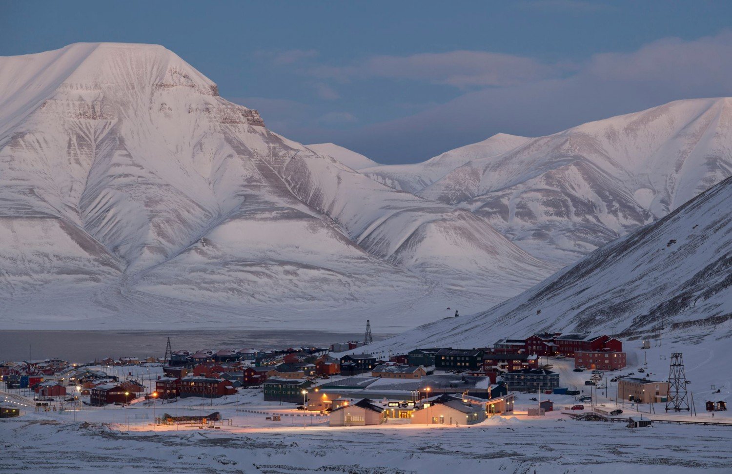 Longyearbyen, główne miasto na Spitsbergenie / fot. Ilona Wiśniewska